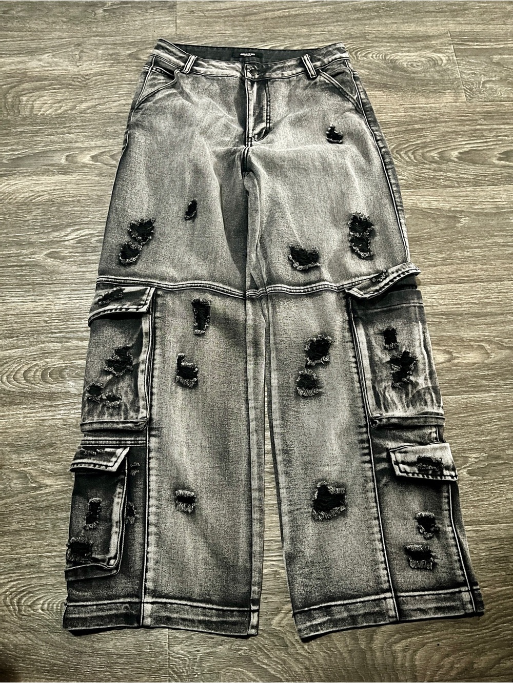 American Bazi Distressed Cargo Jeans – Medium